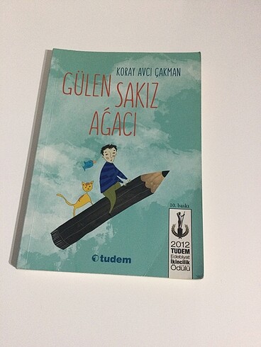 Gülen Sakız Ağacı Kitap