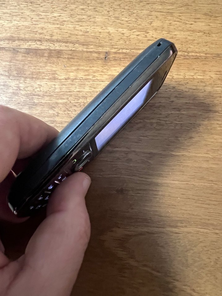 Klasik Siyah Kaydırmalı Telefon - Görsel 3