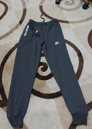 Nike Gri Rahat Kesim Eşofman Altı