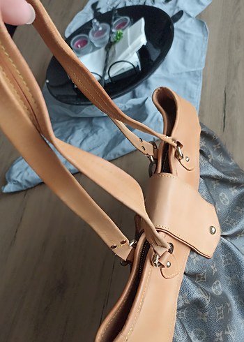 Kahverengi Deri Tokalı Kadın Çantası - Görsel 5