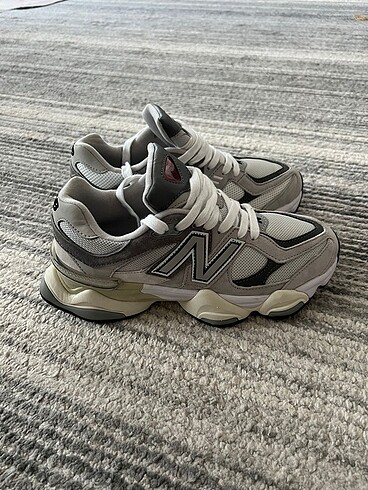 NEW BALANCE 9060
