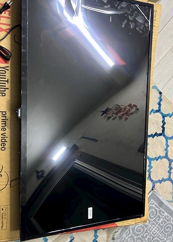 Mavi Renkli Kırık Monitör - Görsel 4