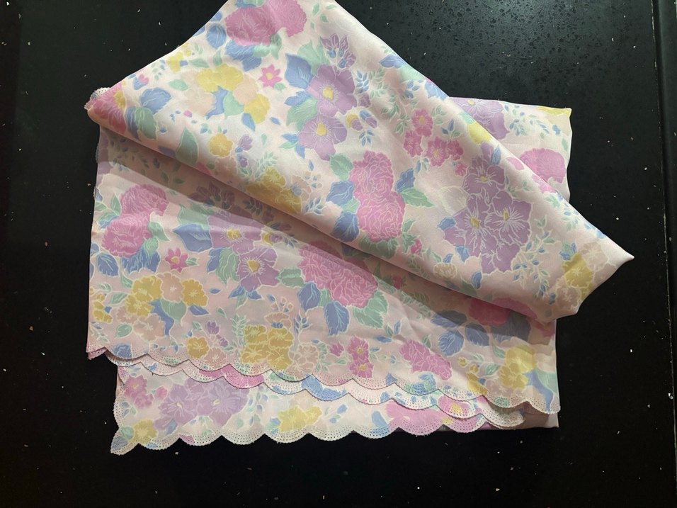 Pastel Çiçek Desenli Masa Örtüsü - Görsel 2