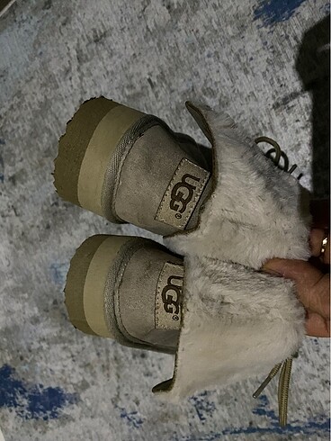 Ugg Ugg bot