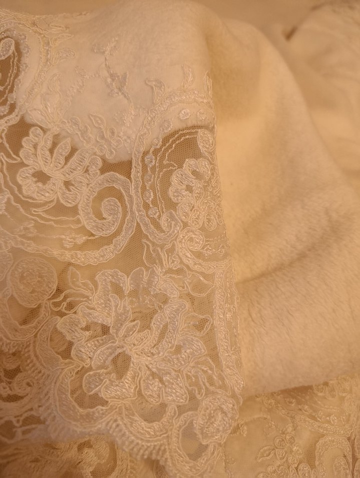 Dantelli Düz Yatak Örtüsü - Görsel 4