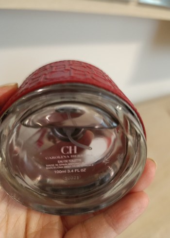 Carolina Herrera Kadın Parfümü 100 ml - Görsel 7