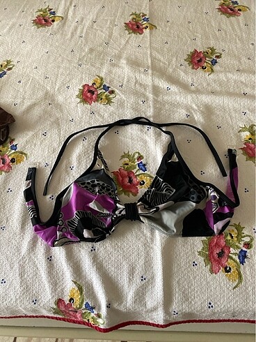 Bikini üstü