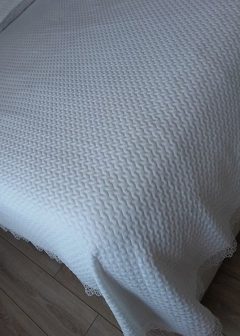 Dantel Detaylı Beyaz Yatak Örtüsü - Görsel 5