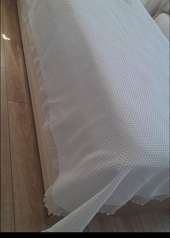 Beyaz Dantelli Yatak Örtüsü - Görsel 2