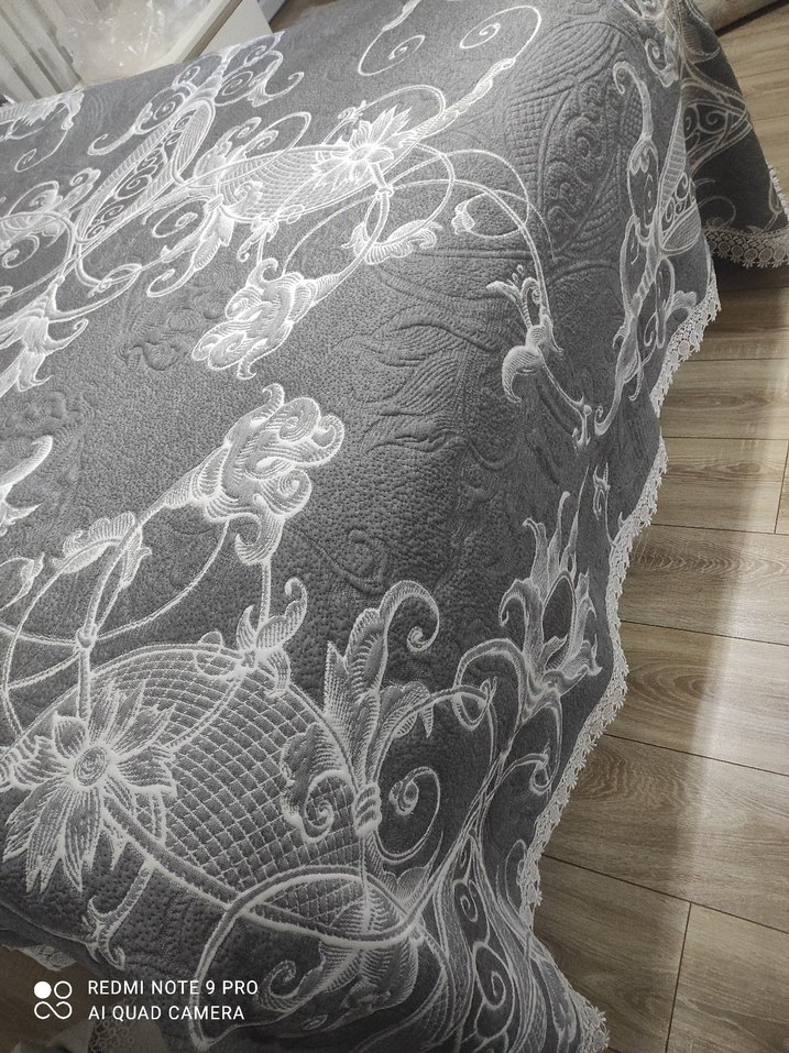 Gri Nakışlı Yatak Örtüsü - Görsel 2