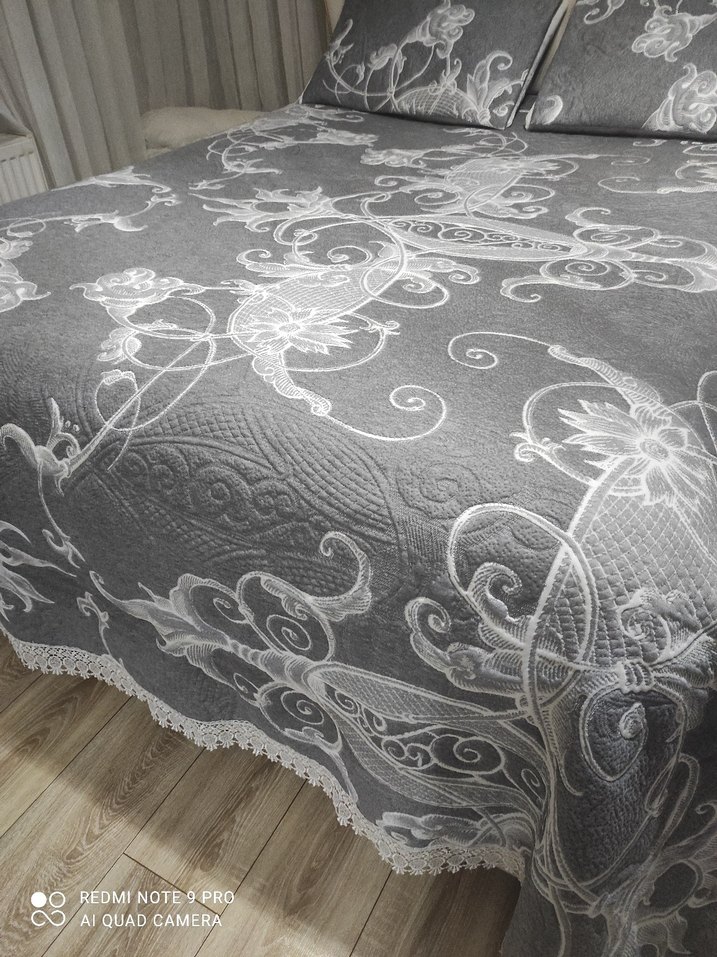 Gri Nakışlı Yatak Örtüsü - Görsel 3