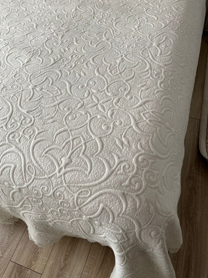 İşlemeli kirem Yatak Örtüsü - Görsel 5