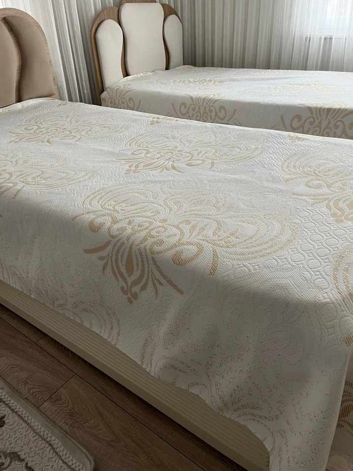 İşlemeli Beyaz Yatak Örtüsü - Görsel 3