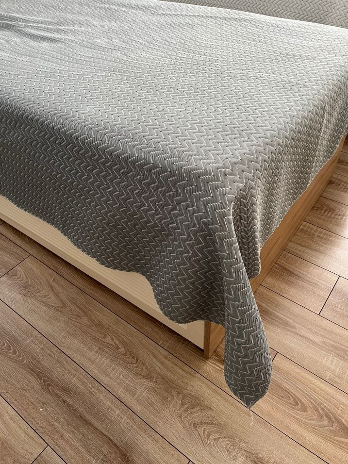 kabartmali kumaş tan oluşan yatak örtüsü - Görsel 3