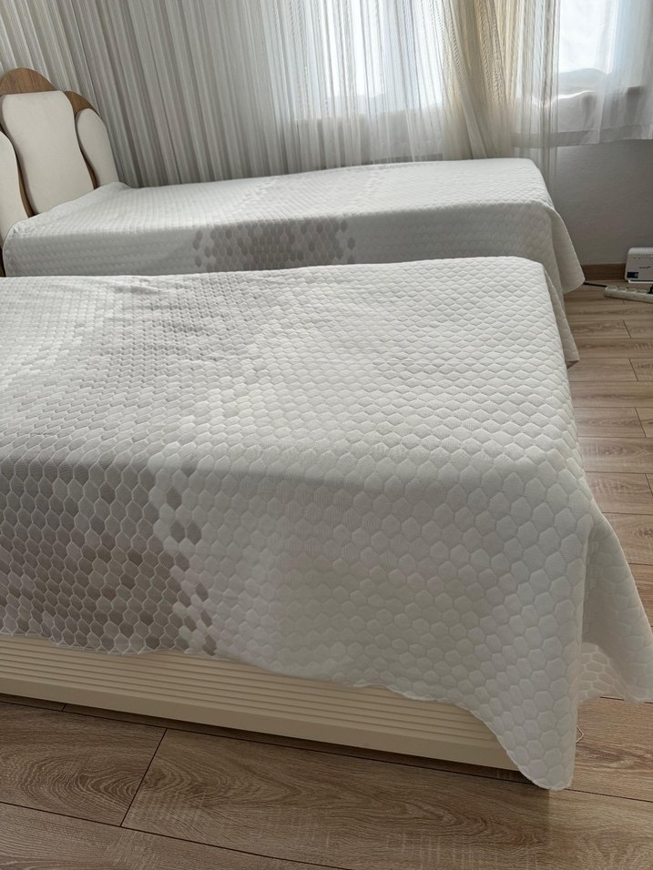 Gri Zebra Desenli Yatak Örtüsü - Görsel 3