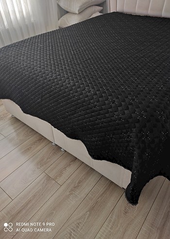 Siyah Düz Renk Yatak Örtüsü - Görsel 2