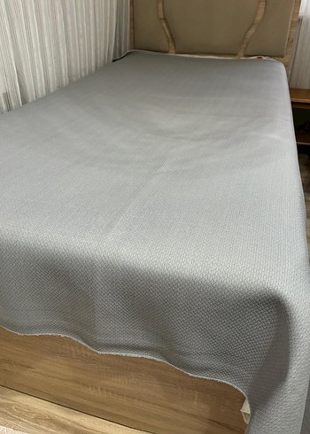 Gri Düz Desenli Yatak Örtüsü - Görsel 3