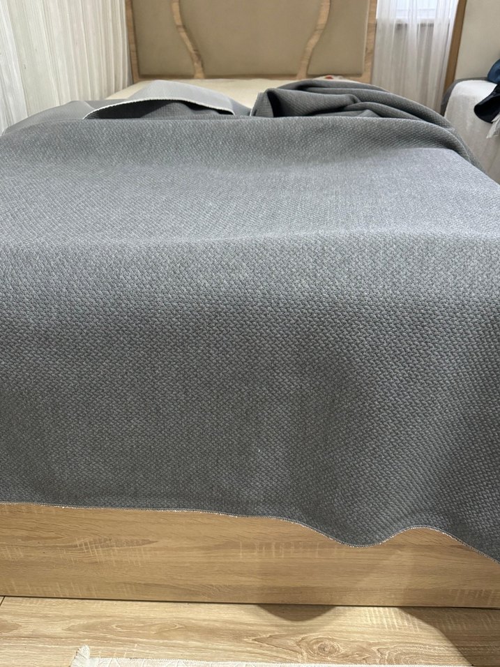 Gri Düz Desenli Yatak Örtüsü - Görsel 4