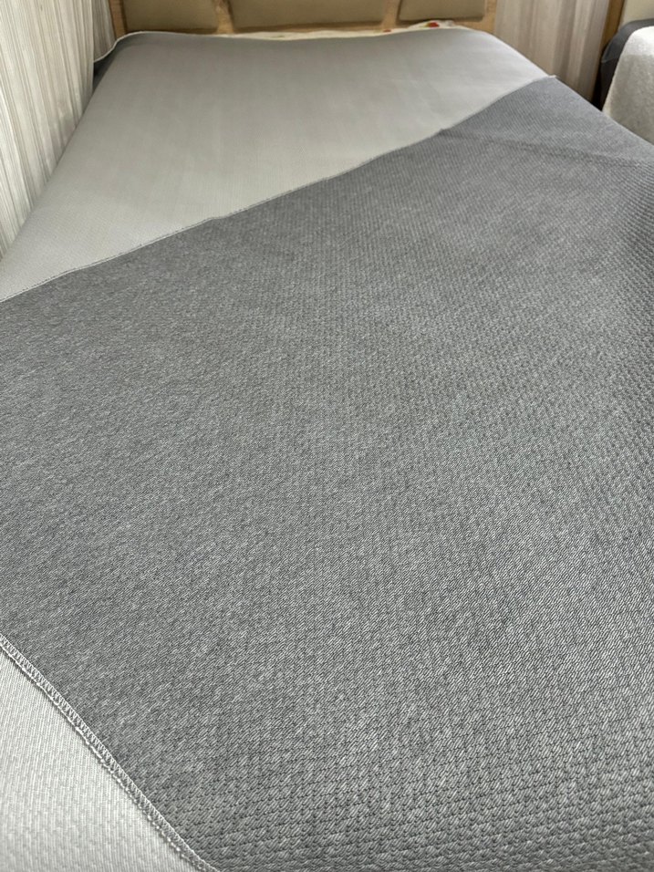 Gri Düz Desenli Yatak Örtüsü - Görsel 5