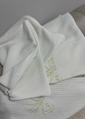 Nakışlı Beyaz Yastık ve Yastık Kılıfı - Görsel 2