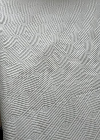 Beyaz hafif kabartmali pike yatak örtüsü - Görsel 4