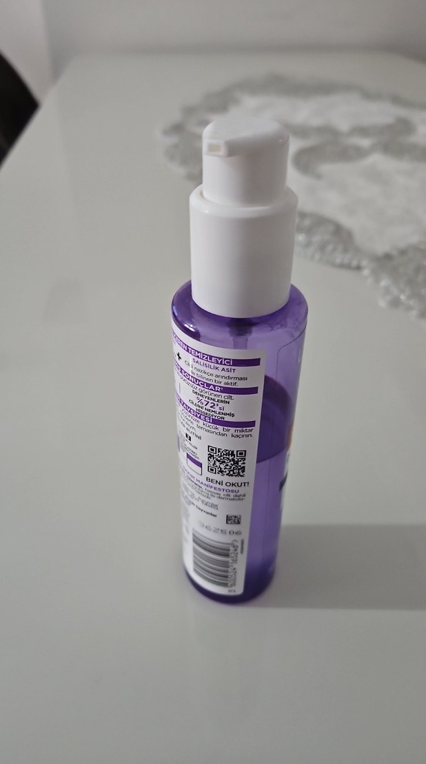 L'Oréal Paris Revitalift Aydınlatıcı Temizleme Jeli - Görsel 3