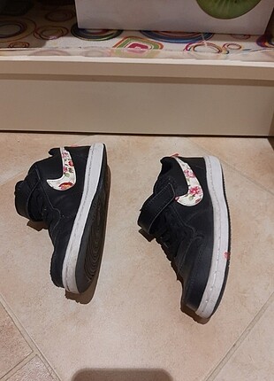 Nike kız çocuk ayakkabı. Temiz kullanılmıştır
