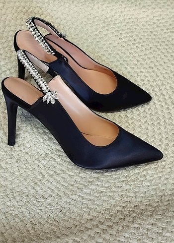 Nine West Taş İşlemeli Stiletto Taşlı Akşam Ayakkabısı