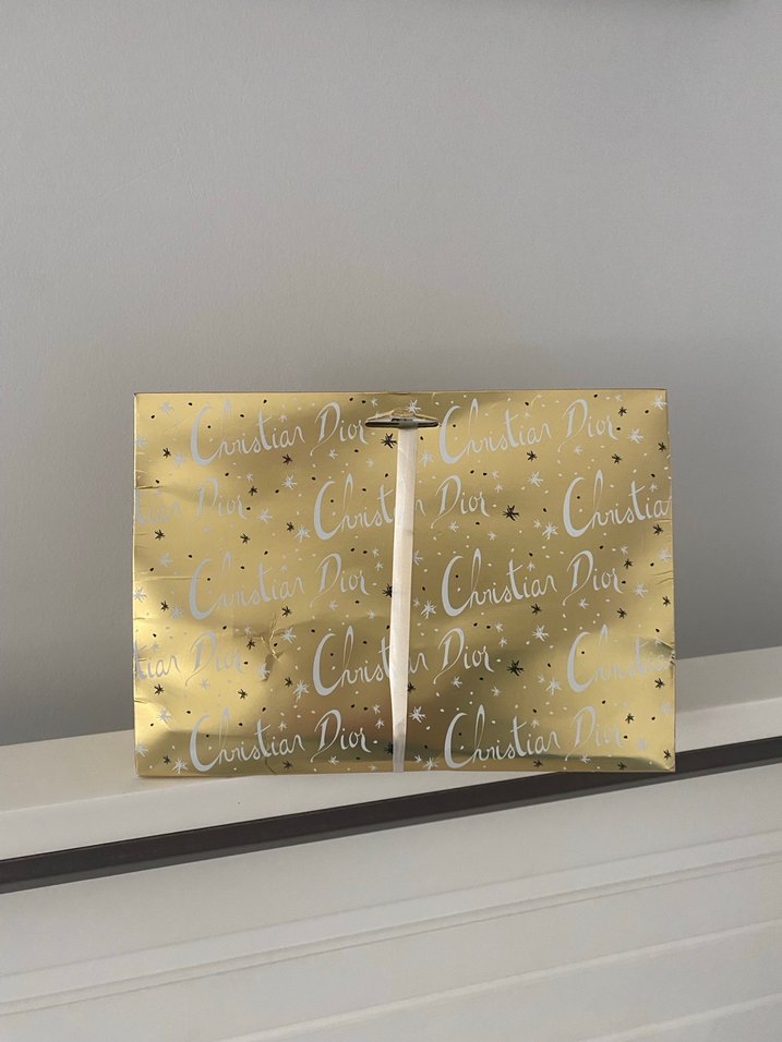 Parlak Altın Hediye Kutusu - Görsel 2