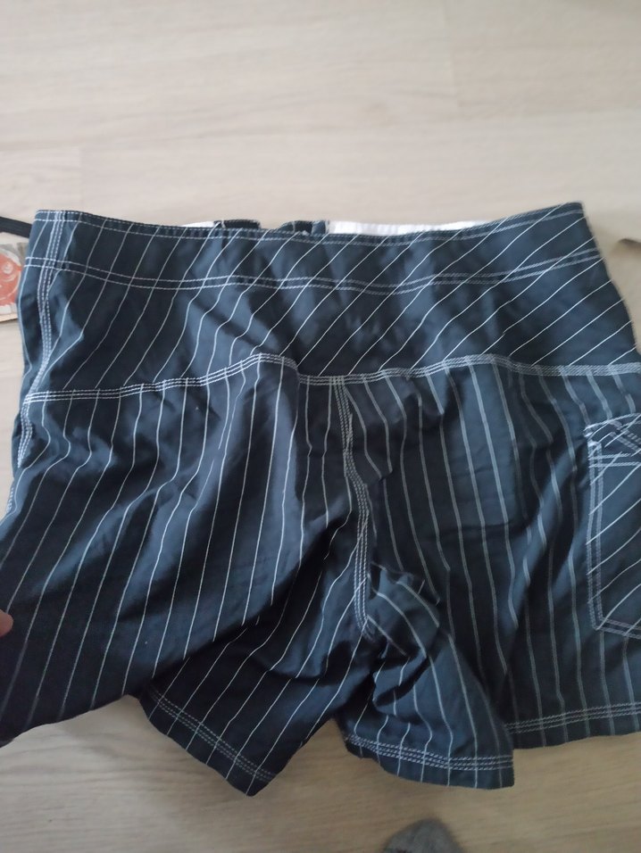 Erkek Siyah Çizgili Kemerli Mini Şort - Görsel 4