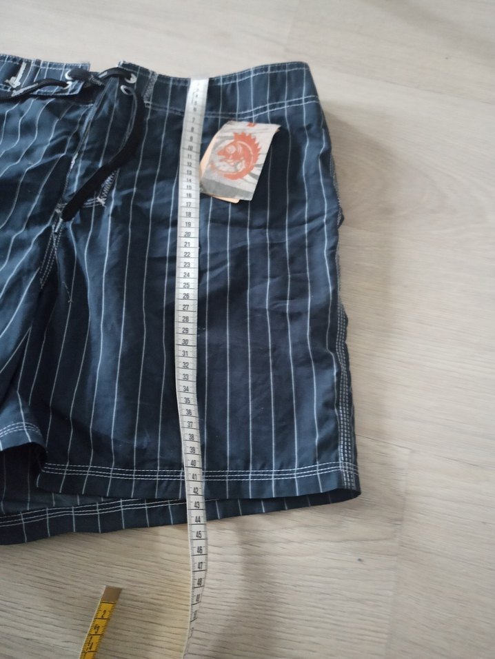 Erkek Siyah Çizgili Kemerli Mini Şort - Görsel 5