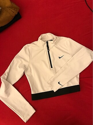 Nike crop