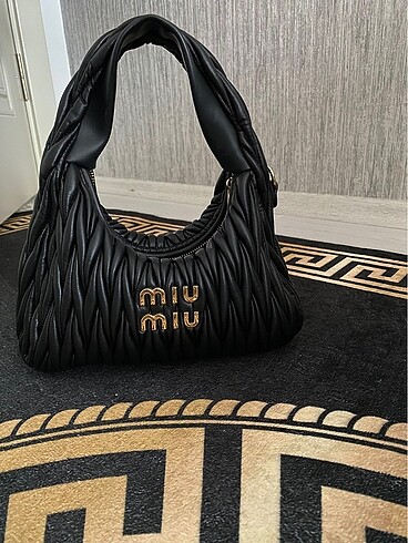 Miu miu çanta büyük boy
