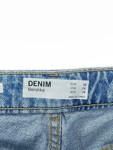 38 Beden mavi Renk Bershka Jean / Kot %70 İndirimli.