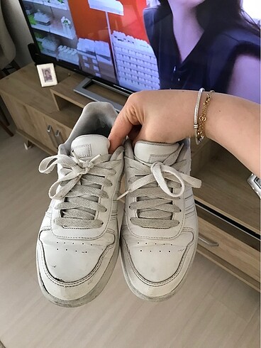 36,5 Beden Adidas spor ayakkabı