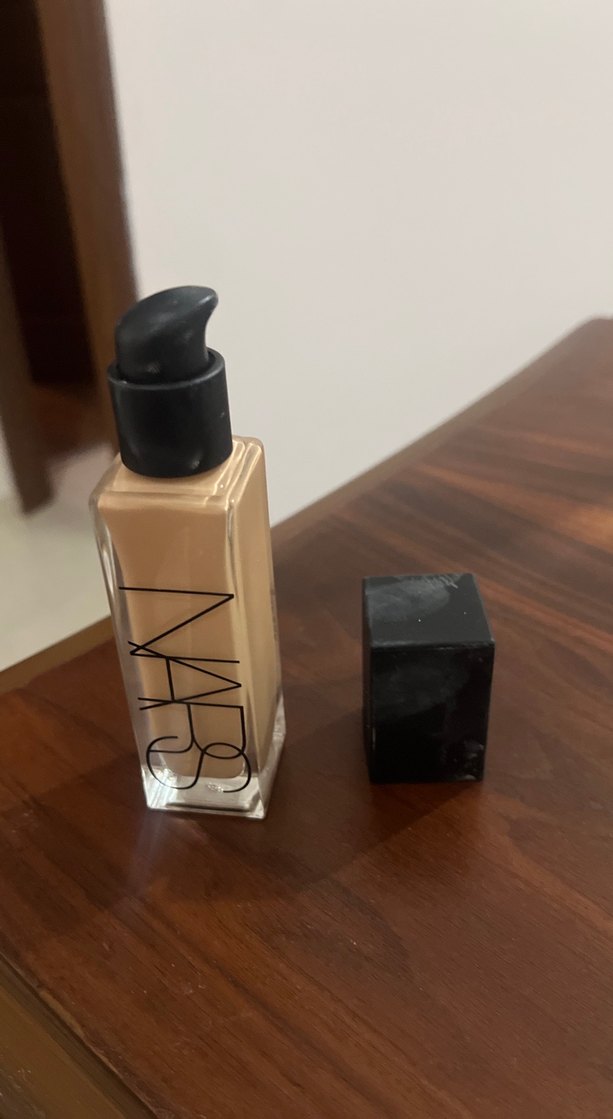NARS Radiant Longwear L4,5 VIENNA FONDÖTEN - Görsel 2