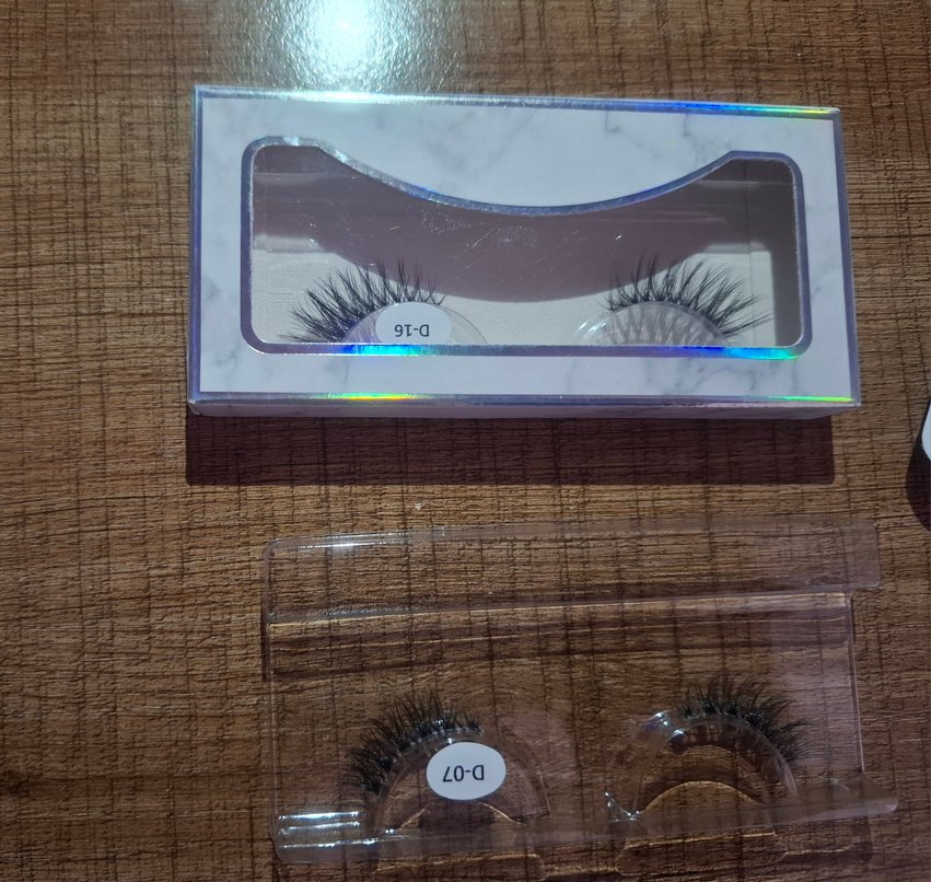 Gri Tonlu Beyaz Takma Kirpik 1 adet fiyatıdır - Görsel 2