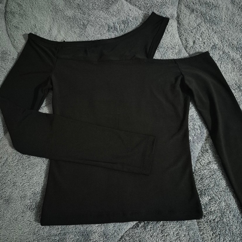 Madonna Yaka Detaylı Bluz - Görsel 2