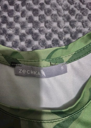 Yeşil Desenli Kolsuz Crop Top - Görsel 2