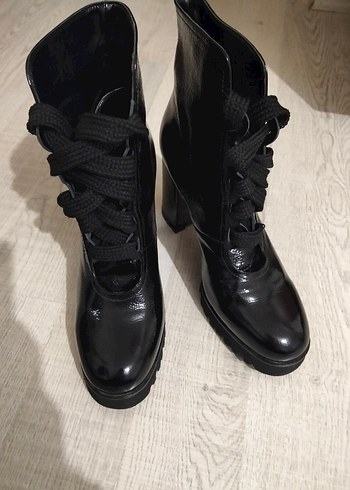 Derimod Siyah Platform Topuklu Gotik Kadın Bot rugan - Görsel 4