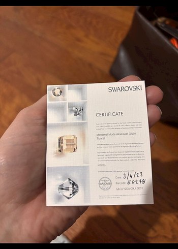 Swarovski Gri Taşlı Püsküllü Küpe - Görsel 4