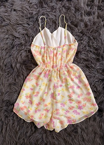 Çiçek Desenli Kısa Kadın Tulum - Görsel 2