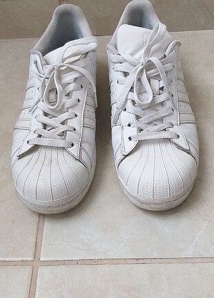 43 Numara Adidas Superstar