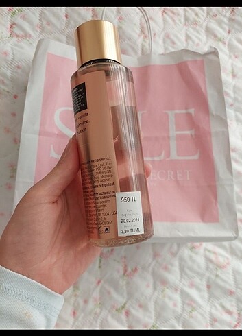 Victoria s Secret FULL VİCTORİA SECRET BARE VANİLYA VÜCUT SPREYİ