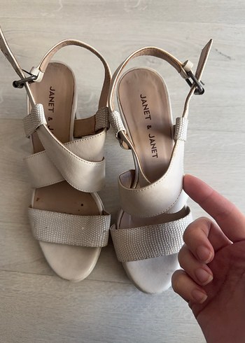 Bej Süet Tokalı İnce Topuklu Kadın Ayakkabı - Görsel 12