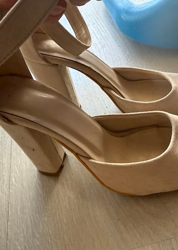 Bej Süet Tokalı İnce Topuklu Kadın Ayakkabı - Görsel 2
