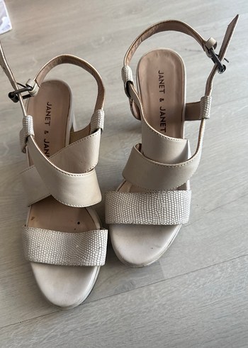 Bej Süet Tokalı İnce Topuklu Kadın Ayakkabı - Görsel 5