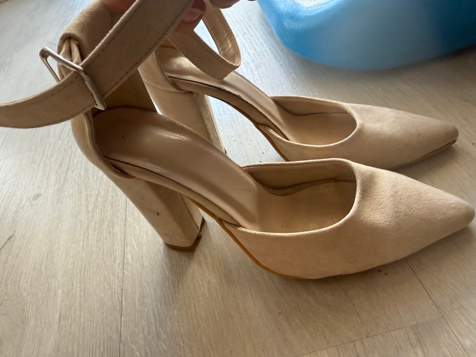 Bej Süet Tokalı İnce Topuklu Kadın Ayakkabı - Görsel 2