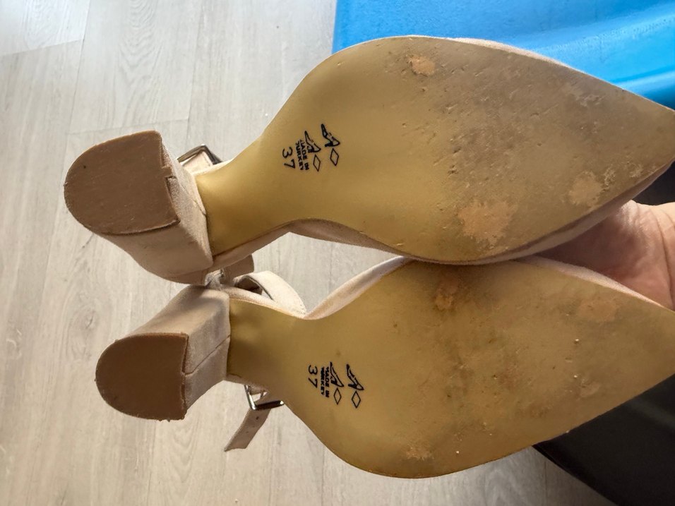 Bej Süet Tokalı İnce Topuklu Kadın Ayakkabı - Görsel 3