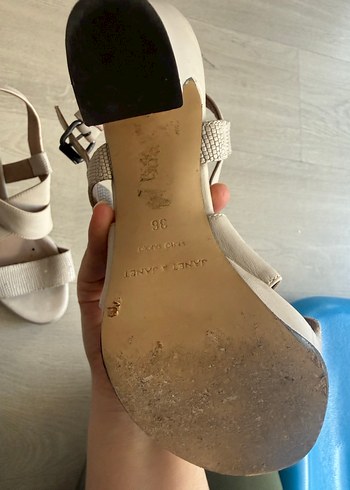 Beyaz Deri Dolgu Topuklu Kadın Sandalet - Görsel 2